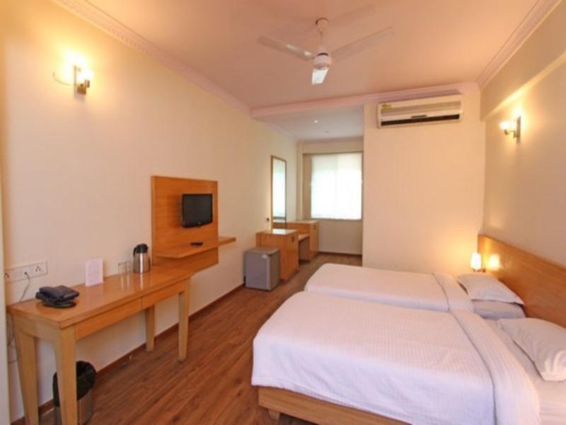 Hotel Shantidoot, Dadar Mālād Eksteriør billede