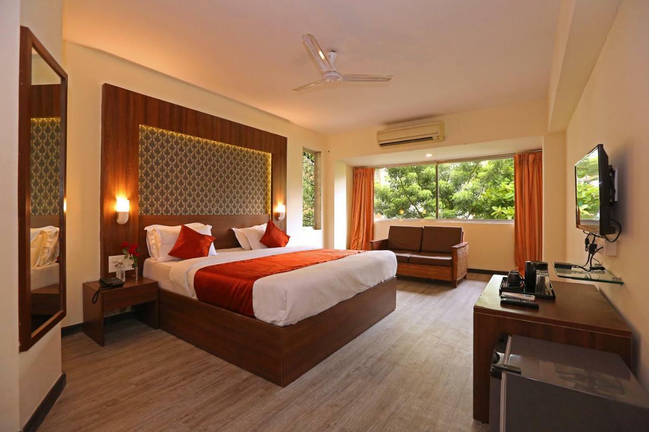 Hotel Shantidoot, Dadar Mālād Eksteriør billede