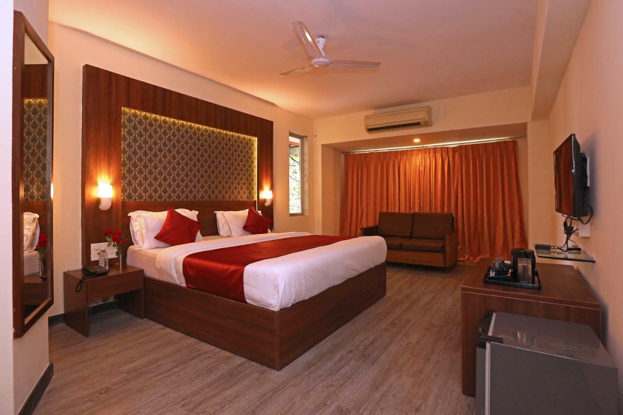 Hotel Shantidoot, Dadar Mālād Eksteriør billede