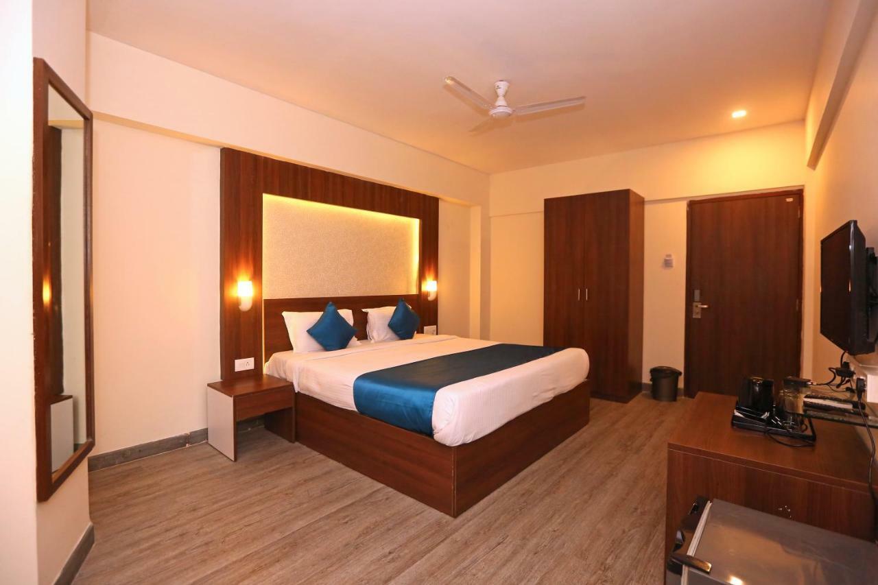 Hotel Shantidoot, Dadar Mālād Eksteriør billede
