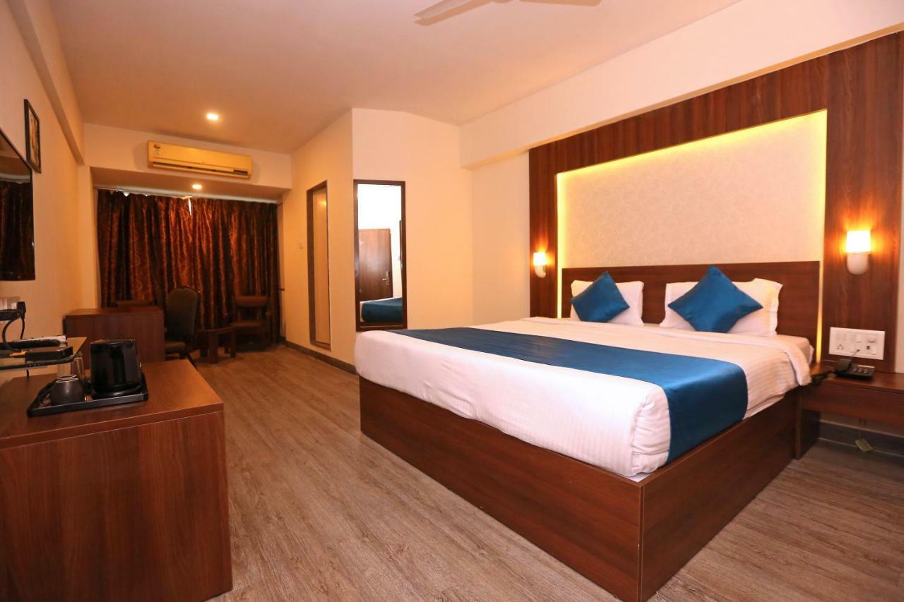 Hotel Shantidoot, Dadar Mālād Eksteriør billede
